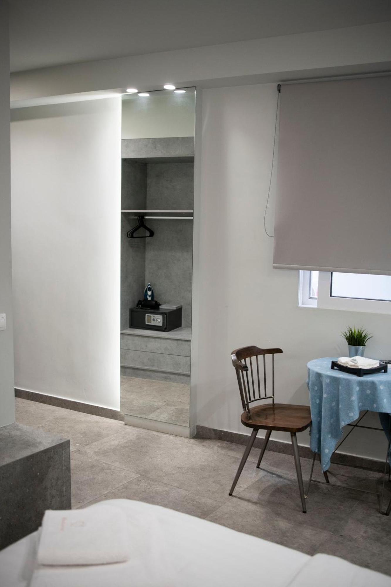 Rooster Suites Atina Dış mekan fotoğraf